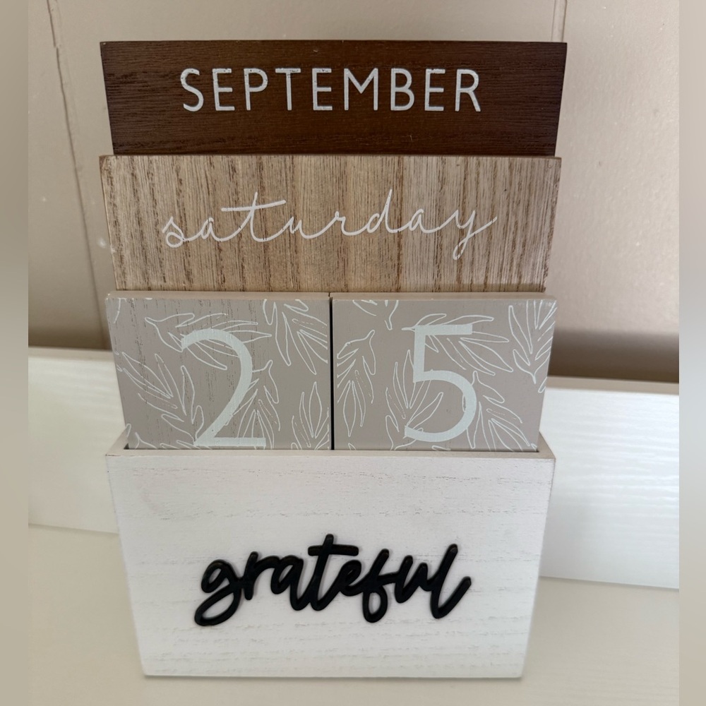 🪵 Wooden Block Perpetual Calendar – Farmhouse Style 🪵